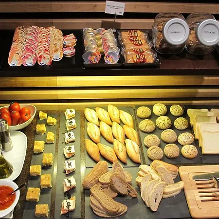 酒店 Nh马德里巴尔博亚酒店 4*