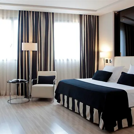Hotel Maydrit Airport 4*