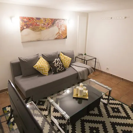Apartamento Velarde 12 *