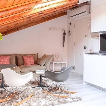 Foodie Attic Apartment *