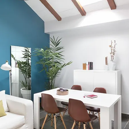 Carretas Attics Apartment *