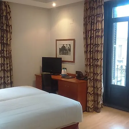 Petit Palace Preciados 3*