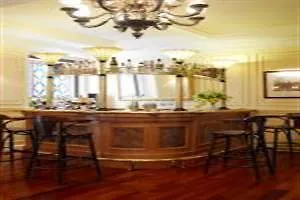 Carlos V Hotel Madrid