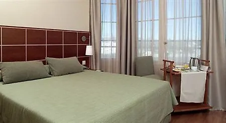 埃克萨苏埃拉公园酒店 3* 马德里