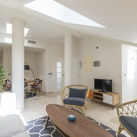 Friendly Echegaray Apartment