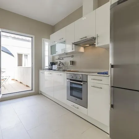 Friendly Echegaray Apartment *