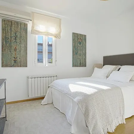 Apartment Genteel Reina Sofia *