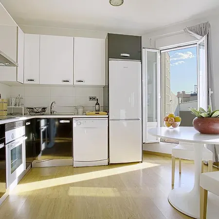 Apartment Genteel Reina Sofia Madrid