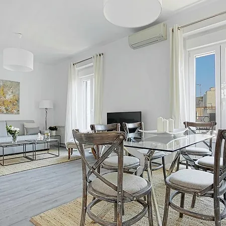 Genteel Reina Sofia Apartment Madrid