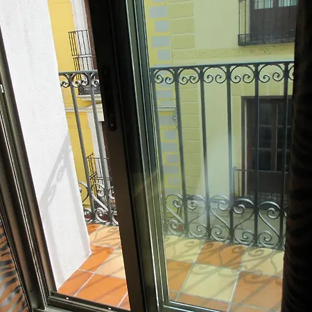 Madrid City Rooms Guest house 2*