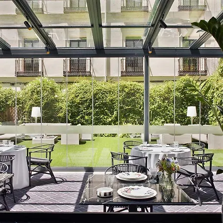 Unico Madrid, Small Luxury