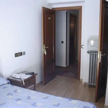 Hispano Gran Via Guest house 2*