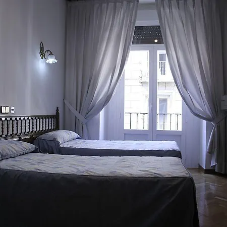 Guest house Hispano Gran Via 2*