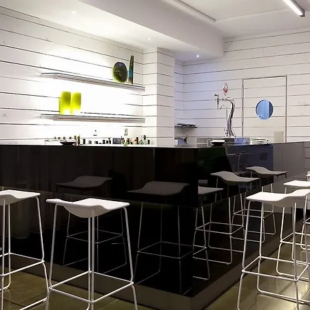 Hotell Zenit Conde De Orgaz 4*