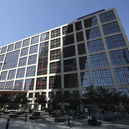 Hotel Exe Plaza
