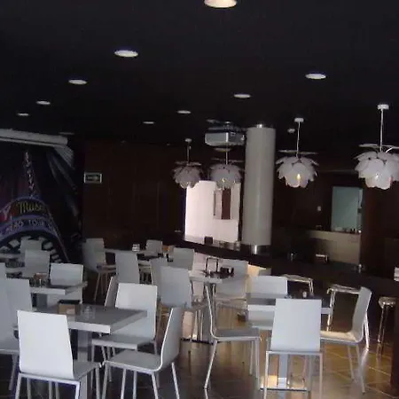 Tach Airport Hotell 4*