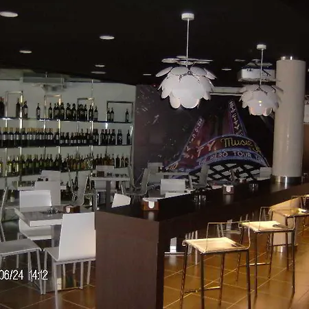 Hotell Tach Airport