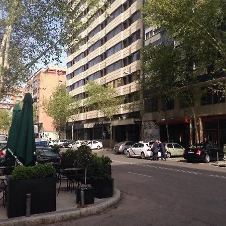H10 Tribeca Hotel 4*
