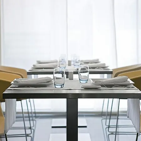 Izan Avenida De Burgos Hotel 4*