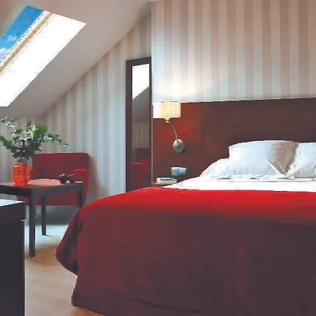 Hotel Totem Madrid, A Small Luxury Of The World