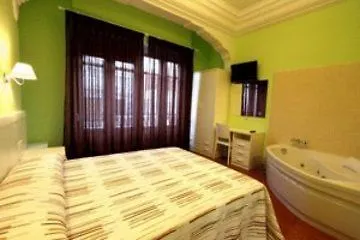Hotel Gran Via 63