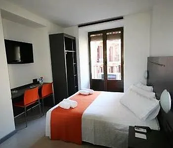 La Latina Hotel
