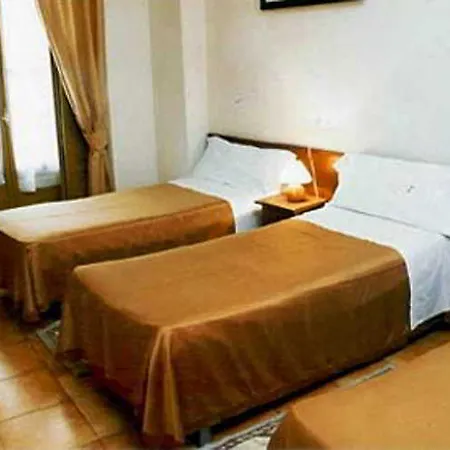 Nuria Hotel 2*