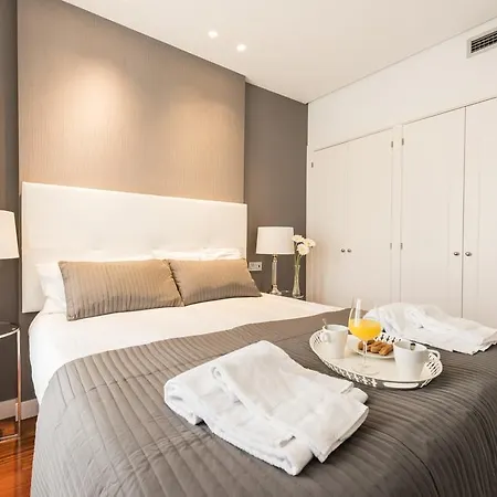 Apartment Santa Ana Plaza *