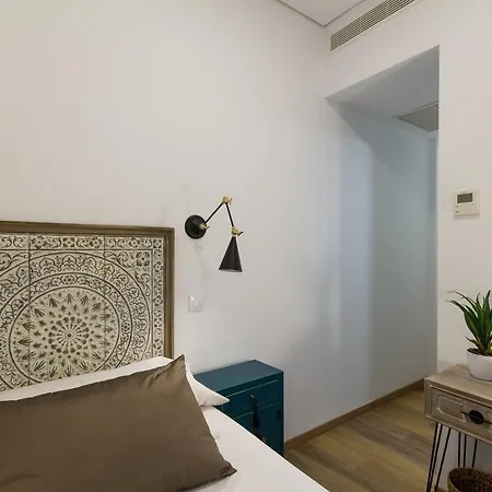 The Bridge Huertas Guest house Madrid
