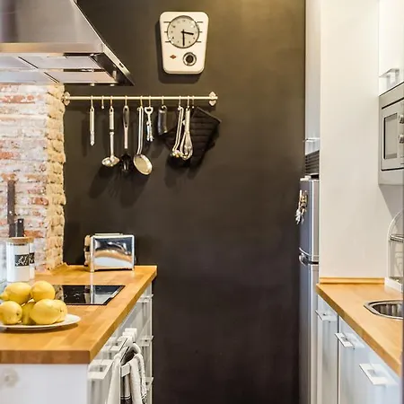 Bnbholder Golden Triangle Of Art Centre Apartment Madrid