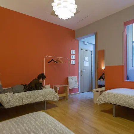 Onefam Sungate Hostel