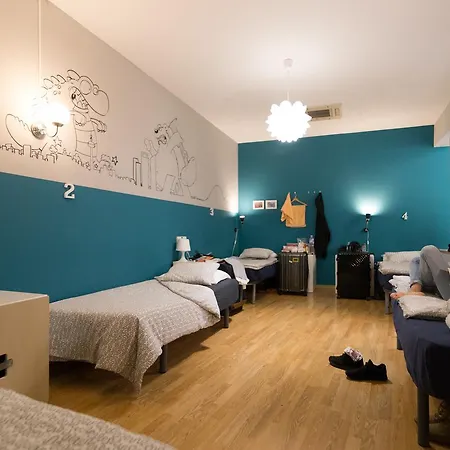 Hostel Onefam Sungate Madrid