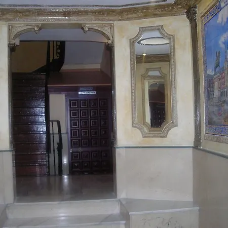 A Nuestra Senora De La Paloma Gasthuis 2*