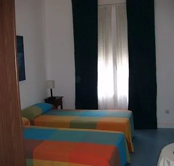 Gay Puerta Del Sol 招待所 2*