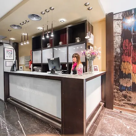 Ξενοδοχείο Petit Palace Puerta Del Sol 3*