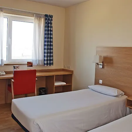 Travelodge Torrelaguna 3* Madryt