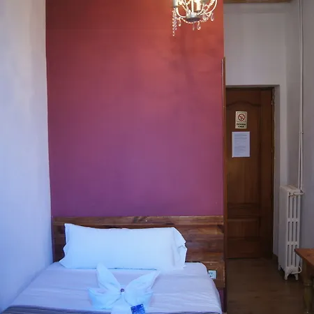 A Nuestra Senora De La Paloma 2* Madrid
