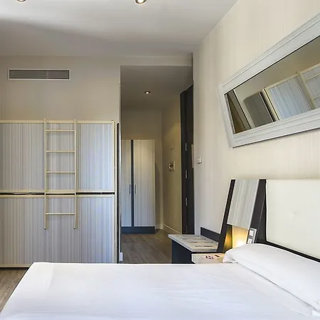 Hotel Petit Palace Triball Madrid