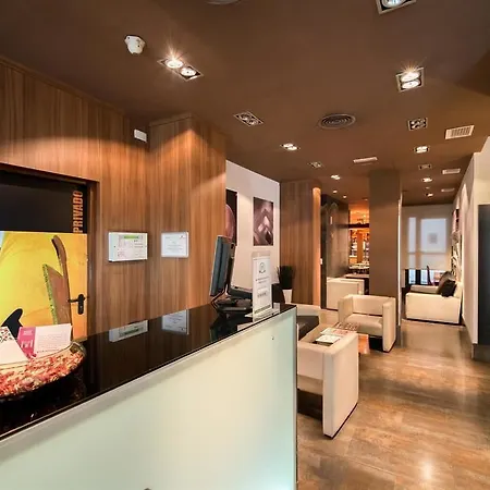 Petit Palace Tres Cruces Madrid