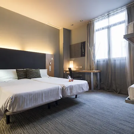Petit Palace Tres Cruces Madrid