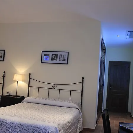 Guest house El Pilar 2*