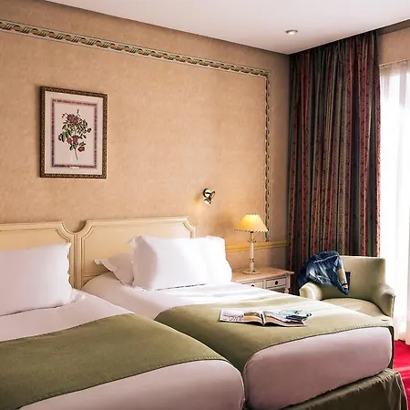 מלון One Madrid-plaza De Espana 4*