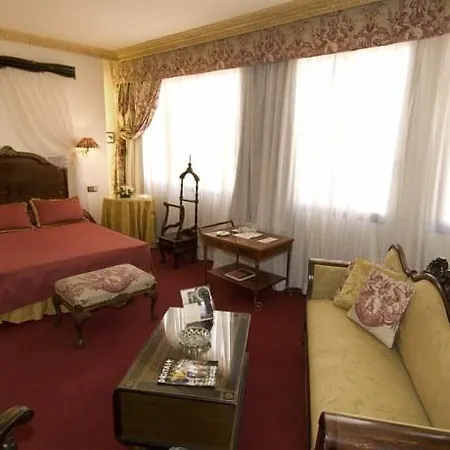 Foxa 25 Hotel 4*