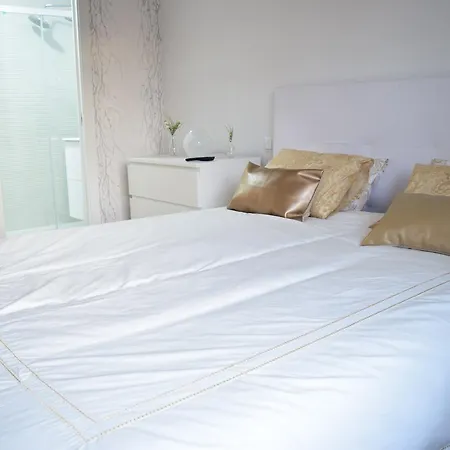 Suites Gran Via Bed & Breakfast