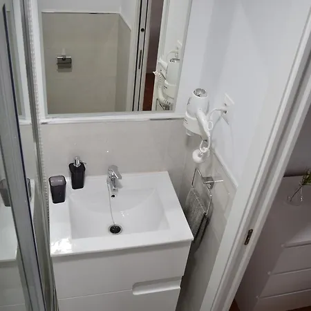 Suites Gran Via Bed & Breakfast *