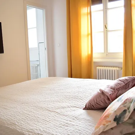Suites Gran Via Bed & Breakfast