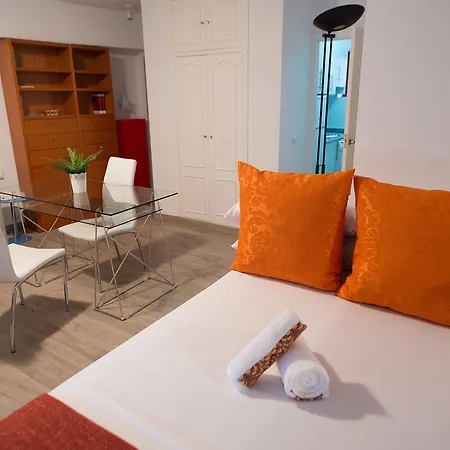Apartment For Rastro - La Latina