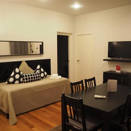 Aparthotel New Point 3*