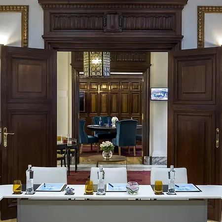 Boutique H10 De La Reina Hotel 4*