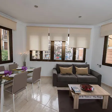 Plaza Mayor Family Apartment